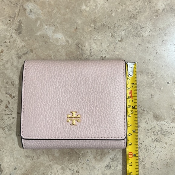 ❗️PRICE DROP❗️Tory Burch Trifold Wallet - Picture 8 of 9